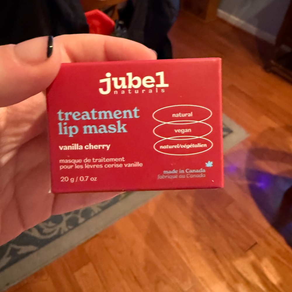 Red Treatment Lip Mask